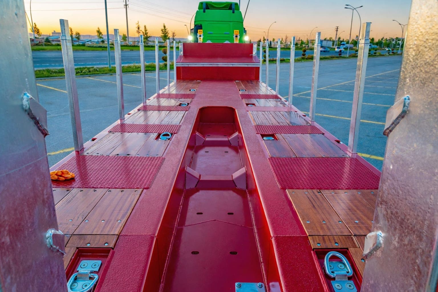 Close-up of Femmerr lowbed trailer high-strength steel manufacturing and S355J2+N structural steel detail