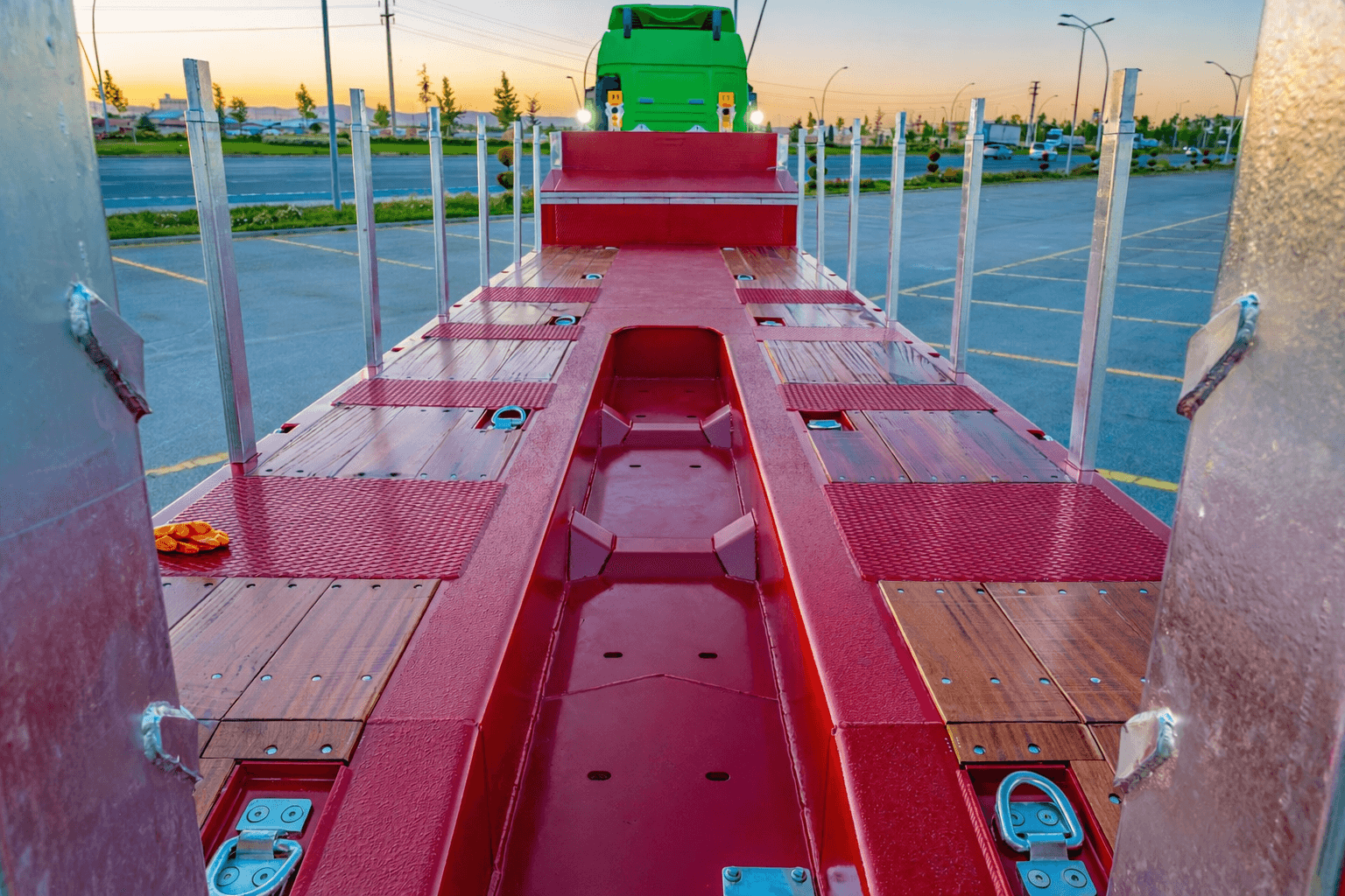 Close-up of Femmerr lowbed trailer high-strength steel manufacturing and S355J2+N structural steel detail